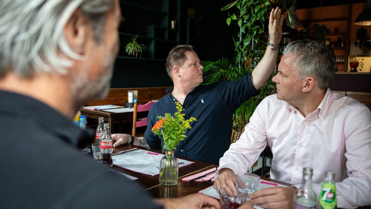 LEDs Serve - Een slimme ordercoaster voor meer omzet en gastbeleving 2